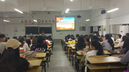 商学院开展“青年突击队和青年突击手”宣讲会