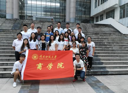 “鱼米花果之乡，发现乡镇之美”-记商学院暑期社会实践